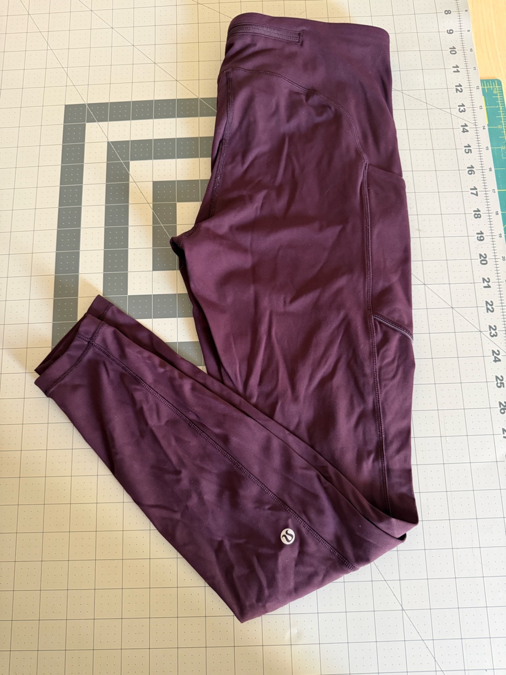 lululemon athletica speed up leggings size 8 maroon